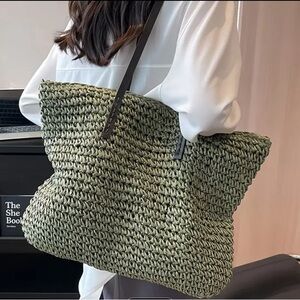 COPY - NWOT Army Green Straw Zipper Straw Tote Bag
